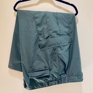 EUC Olive Green Adjustable Waist Button Fly Military Cargo Pants 26”L